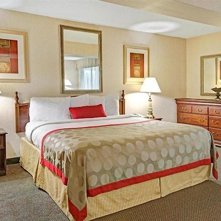 Mission Ramada Overland Park מראה חיצוני תמונה