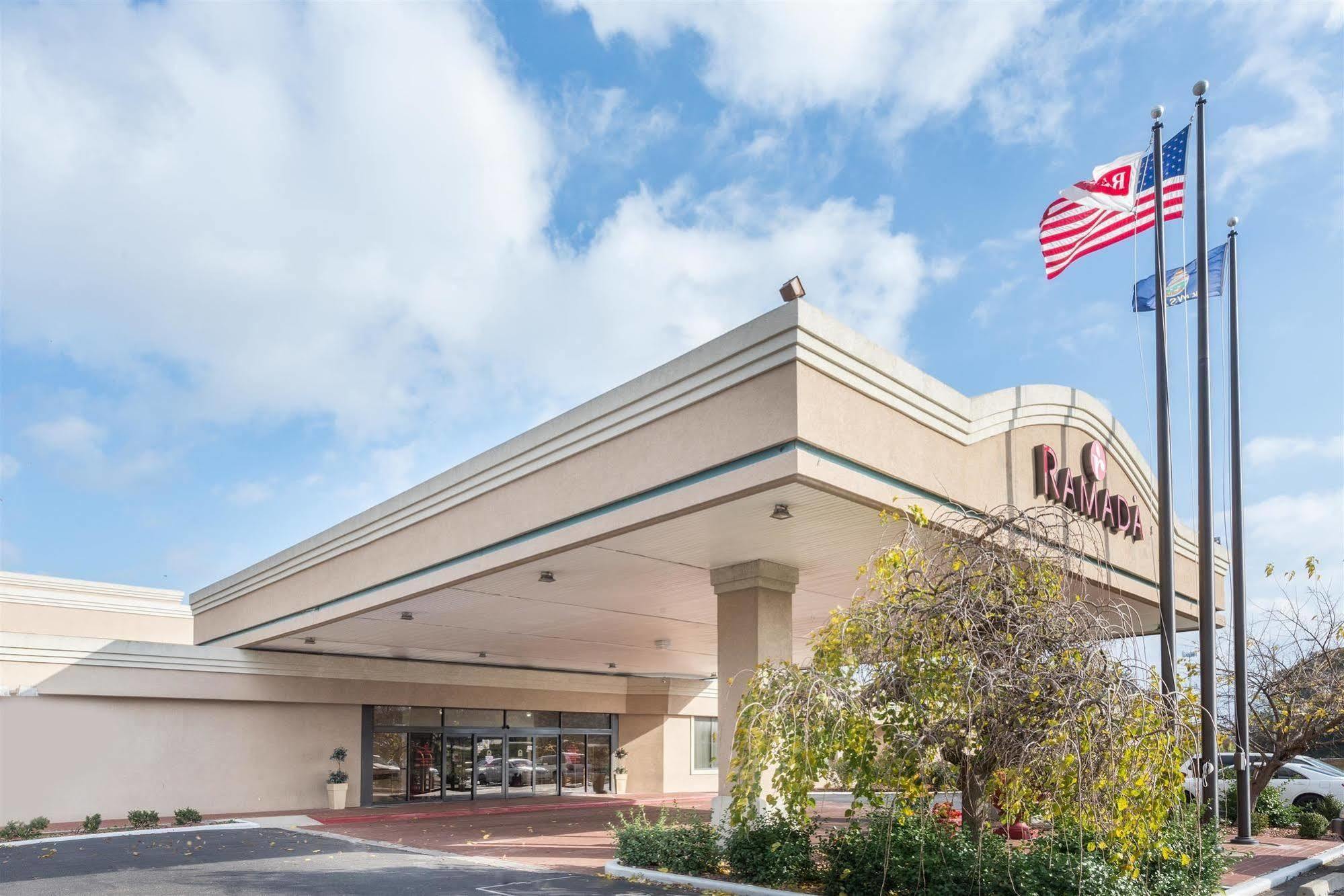 Mission Ramada Overland Park מראה חיצוני תמונה
