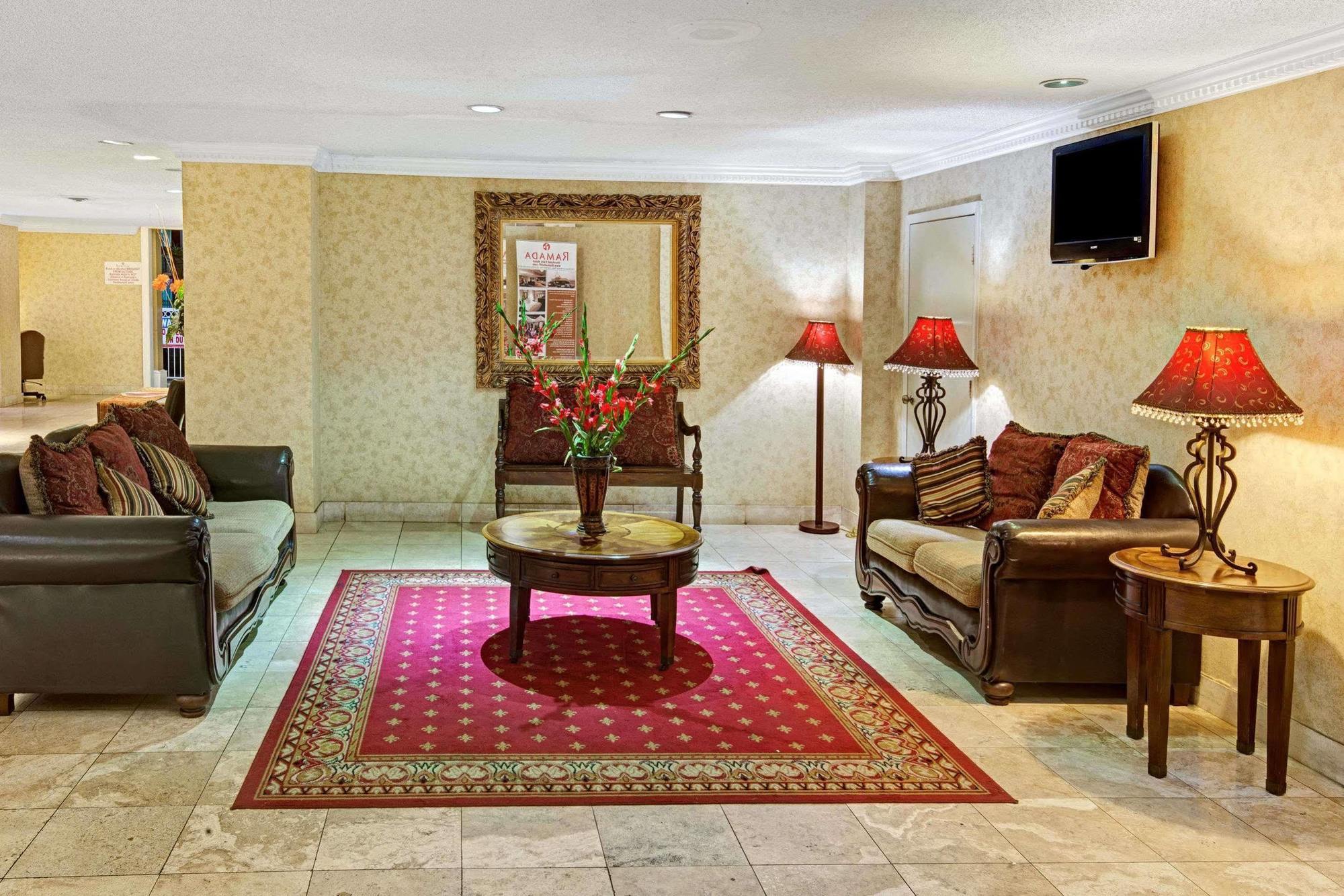 Mission Ramada Overland Park מראה חיצוני תמונה