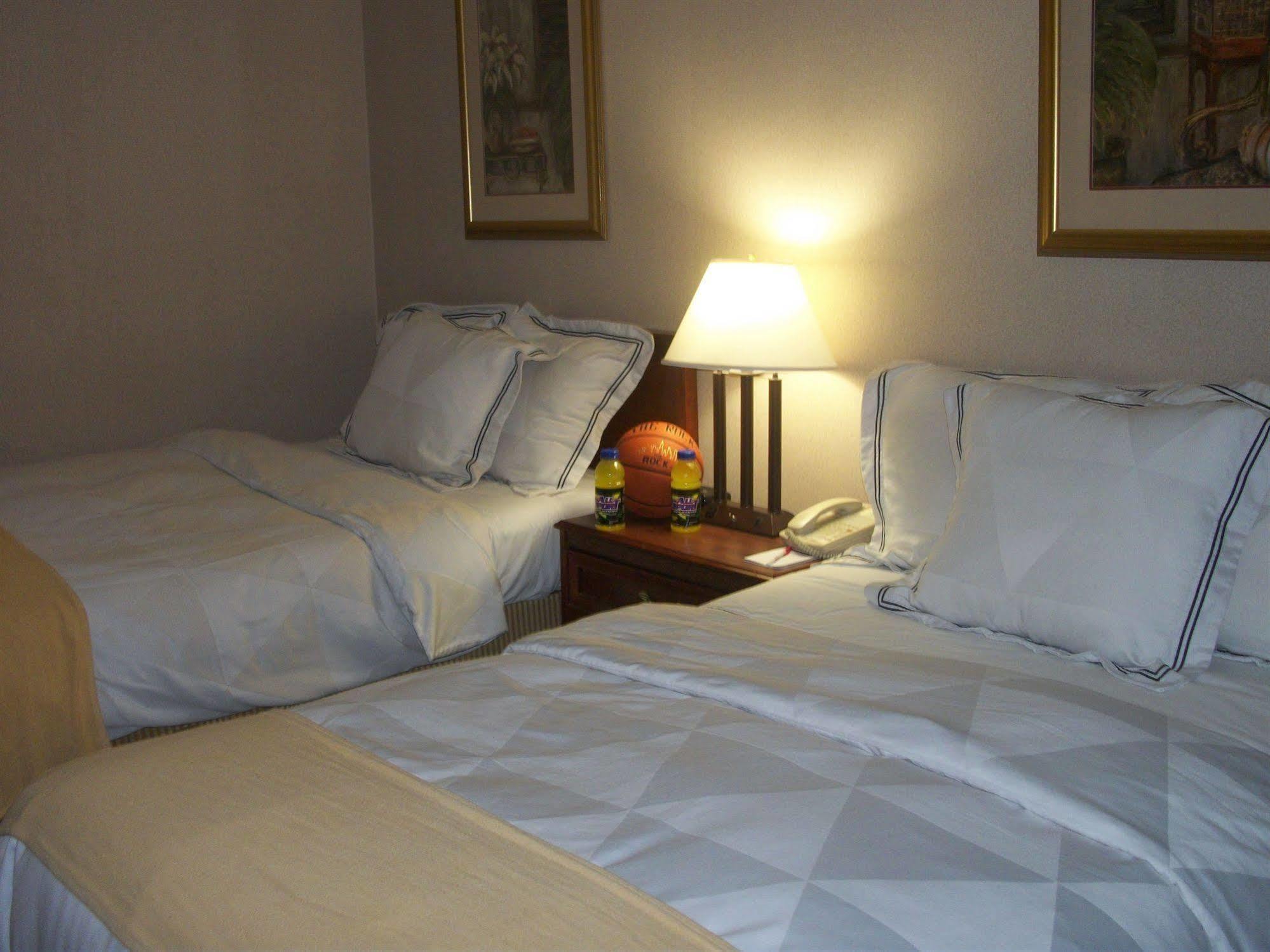 Mission Ramada Overland Park מראה חיצוני תמונה