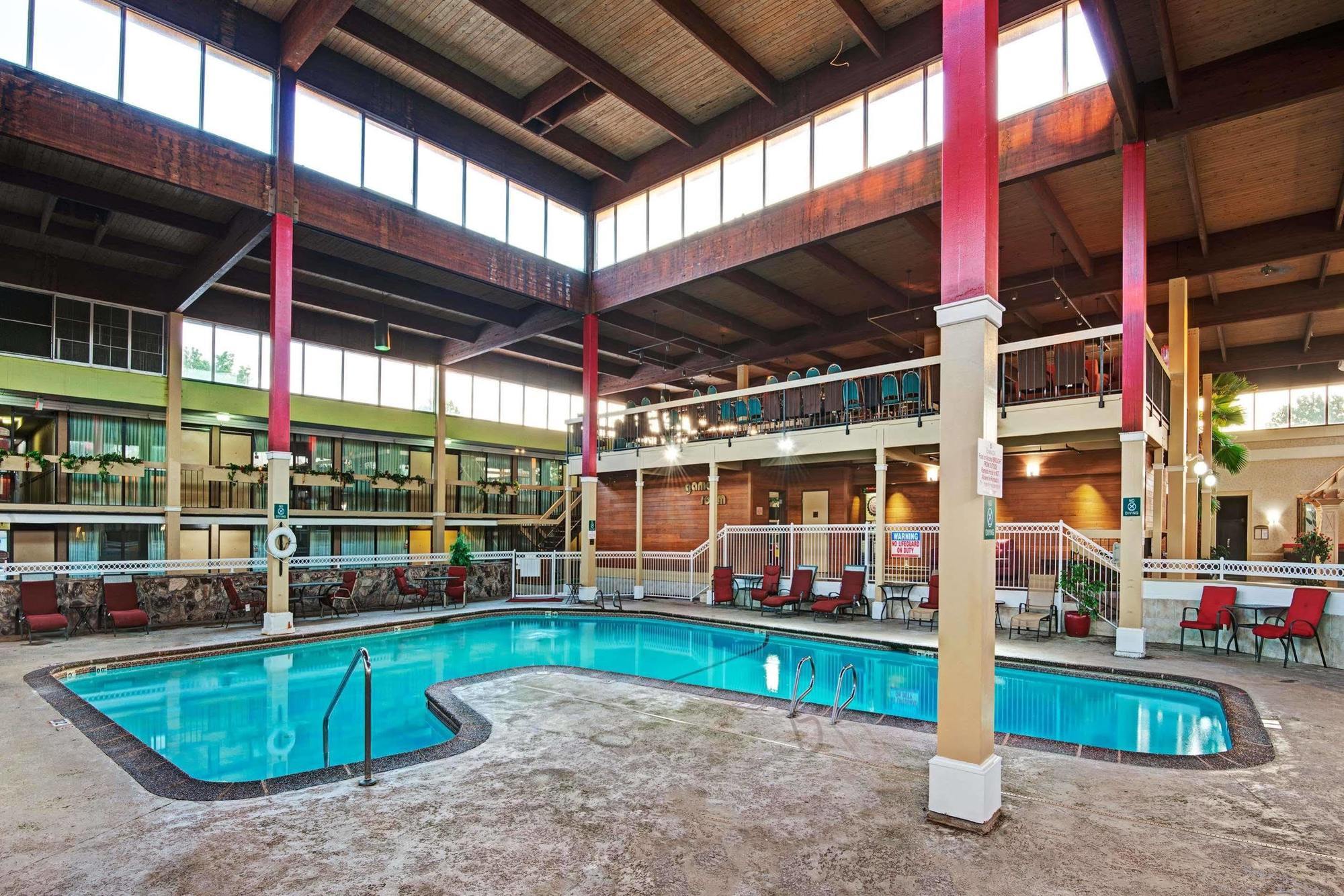 Mission Ramada Overland Park מראה חיצוני תמונה
