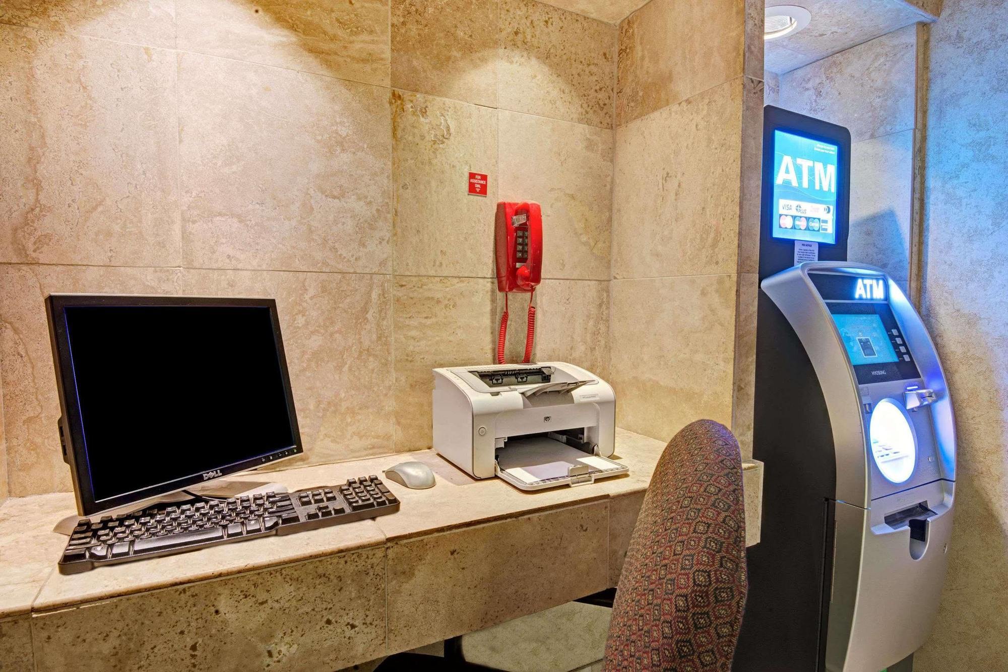 Mission Ramada Overland Park מראה חיצוני תמונה