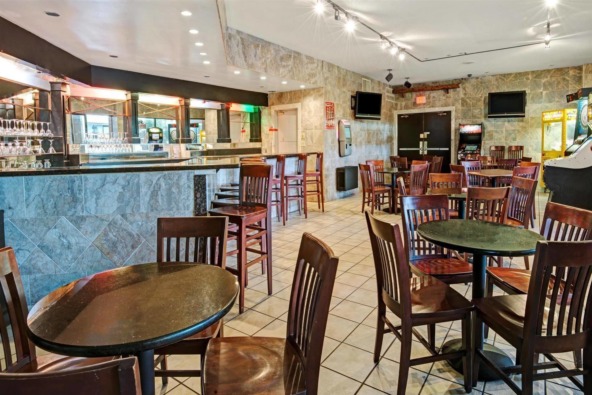 Mission Ramada Overland Park מראה חיצוני תמונה